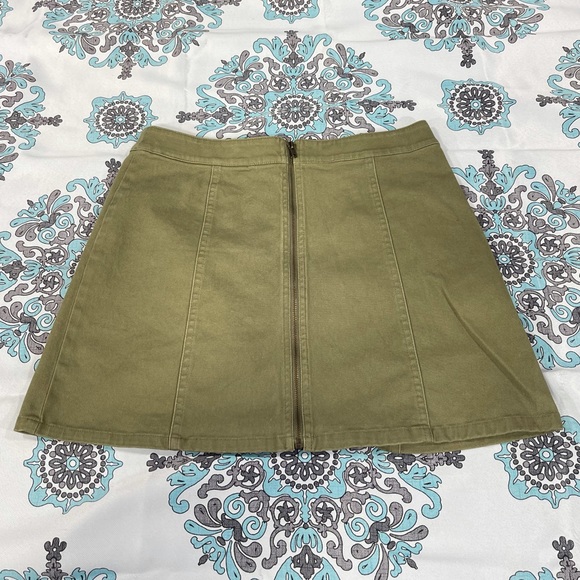 (2) Forever21 Cotton Pleated Mini Skirts - Picture 3 of 9